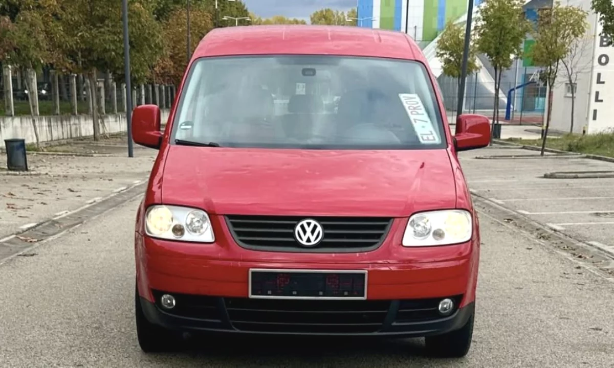 Auto in Vendita a Tirana, Volkswagen, 2009 Benzine,Kambio Manual Pagamento 3,999  Euro.