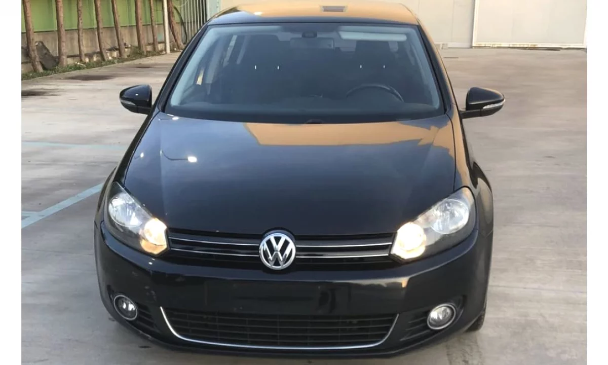 Makina ne shitje ne Tirane, Volkswagen, 2011 Diesel,Kambio Automatik Pagesa 6,900  Euro.