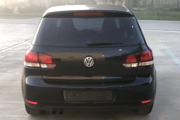 Makina ne shitje ne Tirane - 6,900 Euro