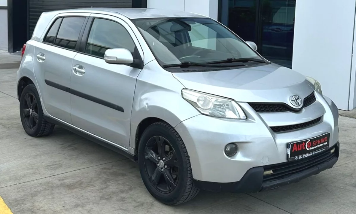 Auto in Vendita a Tirana, Toyota, 2010 Diesel,Kambio Manual Pagamento 4,900  Euro.