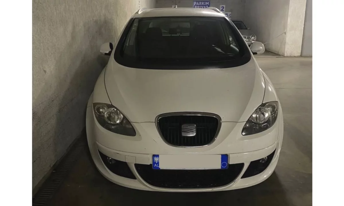 Makina ne shitje ne Tirane, Seat, 2009 Diesel,Kambio Automatik Pagesa 3,000  Euro.