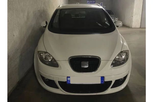 Makina ne shitje ne Tirane - 3,000 Euro