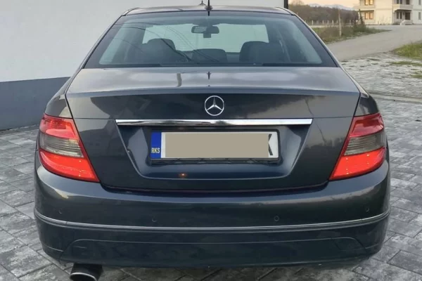 Auto in Vendita a Peja - 10,700 Euro