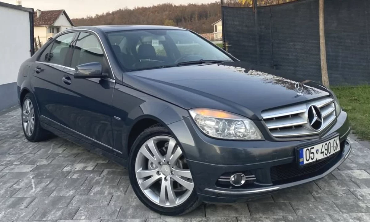 Auto in Vendita a Peja, Mercedes-Benz, 2011 Diesel,Kambio Automatik Pagamento 10,700  Euro.