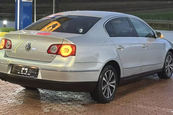 Auto in Vendita a Tirana - 3,850 Euro