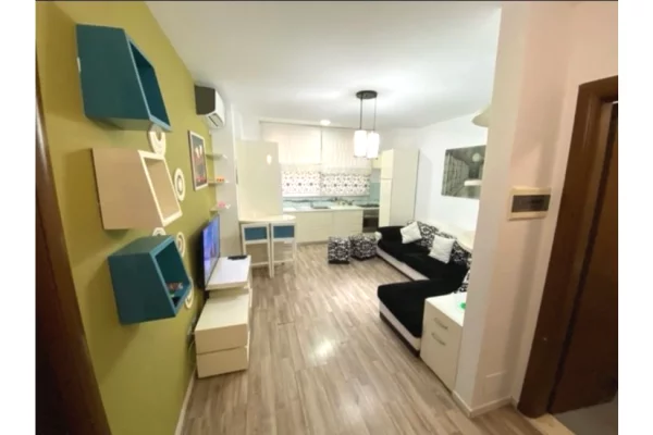 Shtepi me qera 1+1 ne Tirane - 45,000 Leke