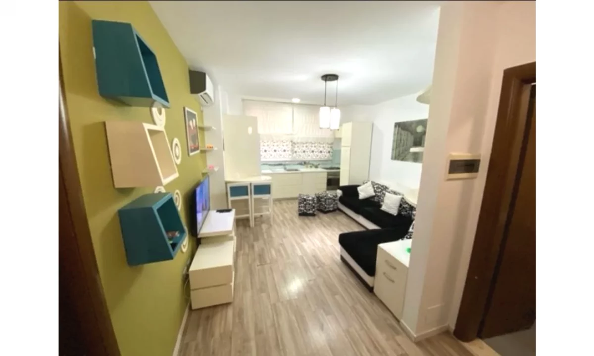 Shtepi me qera Apartament ne Tirane, 1+1, Mobilimi E mobiluar, Pagesa 45,000  Leke.
