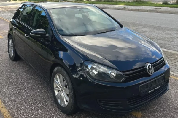 Auto in Vendita a Valona - 4,800 Euro