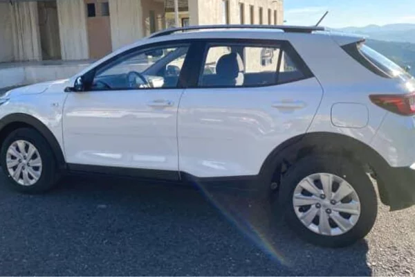 Makina ne shitje ne Tirane - 10,000 Euro