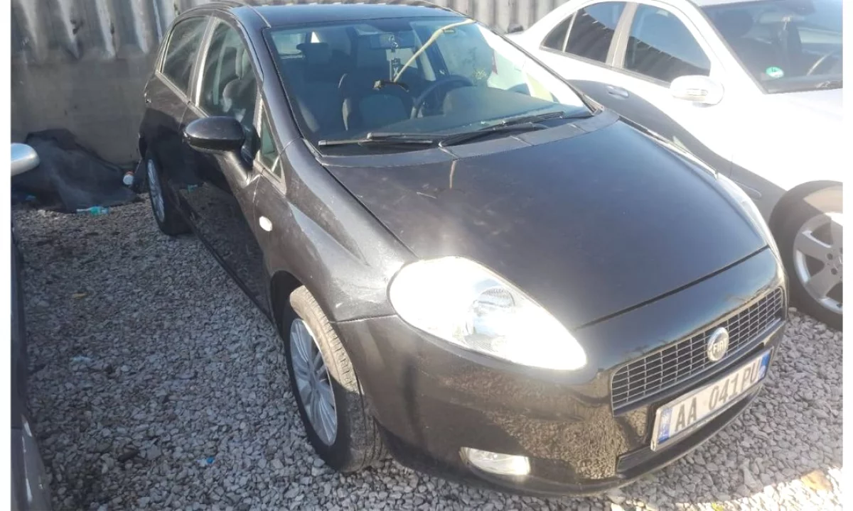 Makina ne shitje ne Tirane, Fiat, 2008 Diesel,Kambio Manual Pagesa 3,500  Euro.