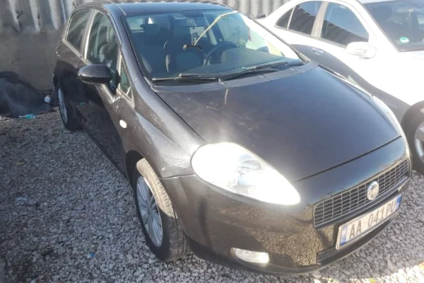 Makina ne shitje ne Tirane - 3,500 Euro