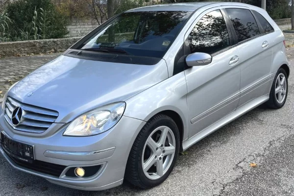 Auto in Vendita a Tirana - 3,700 Euro