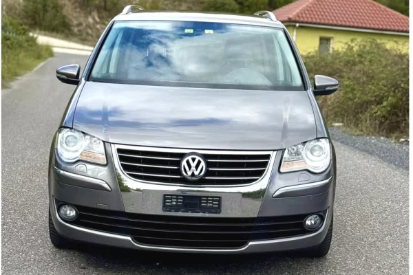 Makina ne shitje ne Tirane - 4,600 Euro