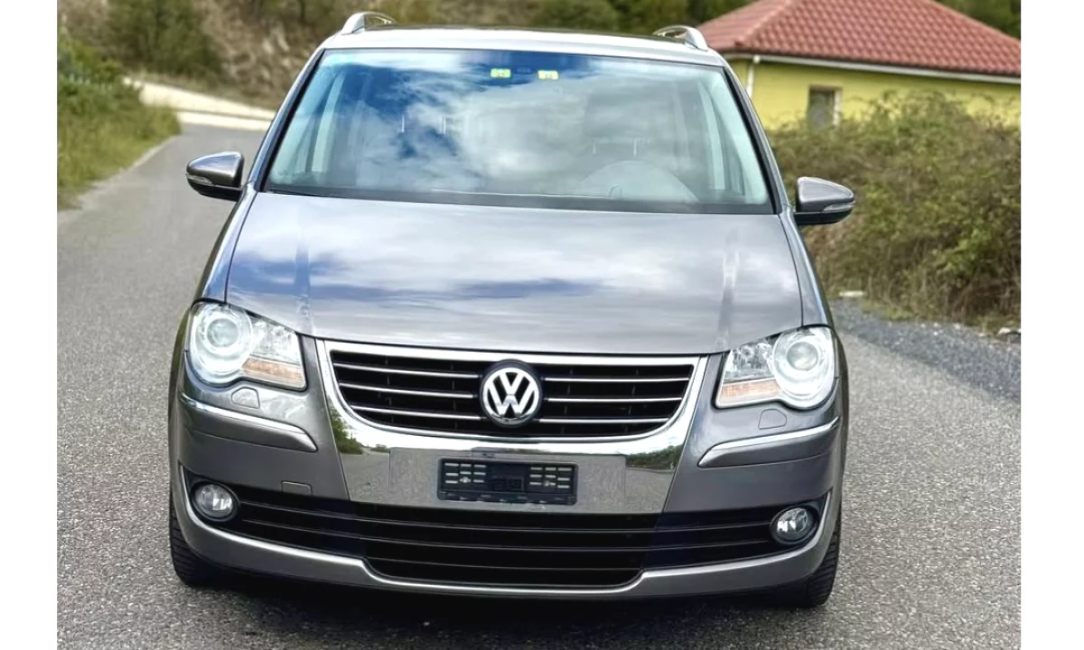 Makina ne shitje ne Tirane, Volkswagen, 2008 Benzine,Kambio Automatik Pagesa 4,600  Euro.