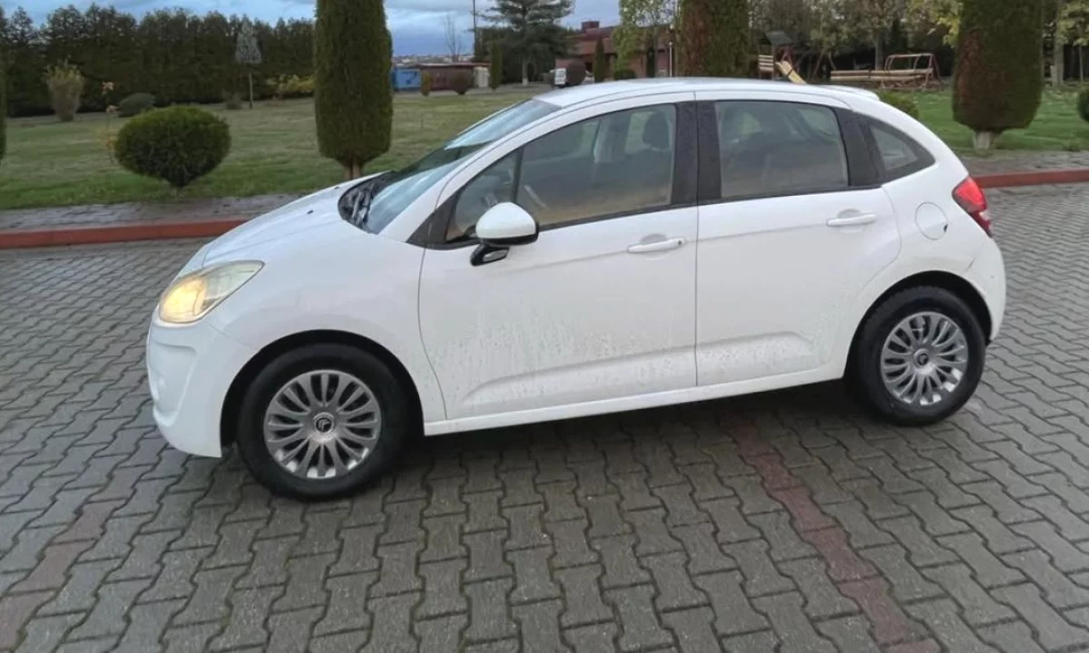 Auto in Vendita a Gjakova, Citroen, 2011 Diesel,Kambio Manual Pagamento 4,300  Euro.