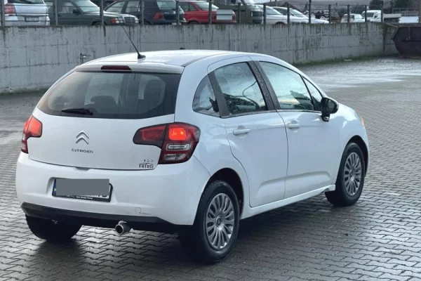 Auto in Vendita a Gjakova, Citroen, 2011 Diesel,Kambio Manual Pagamento 4,300  Euro.
