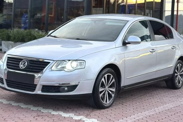 Makina ne shitje ne Tirane - 3,750 Euro