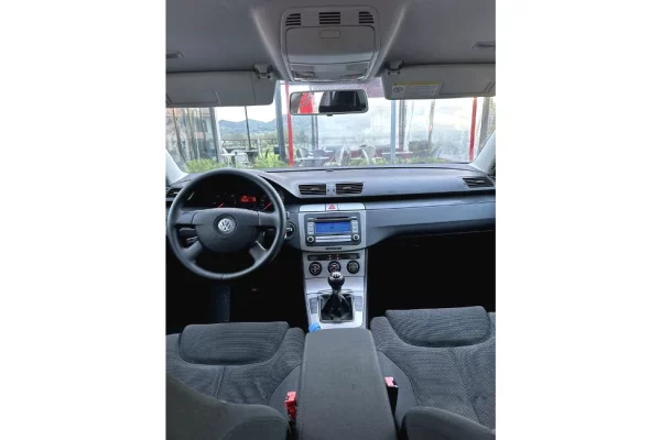 Makina ne shitje ne Tirane - 3,750 Euro