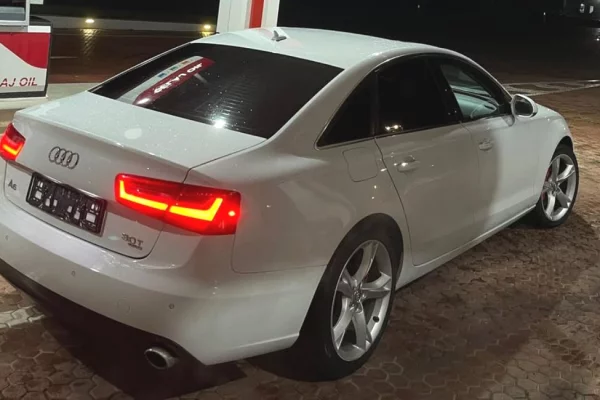 Auto in Vendita a Tirana - 7,499 Euro