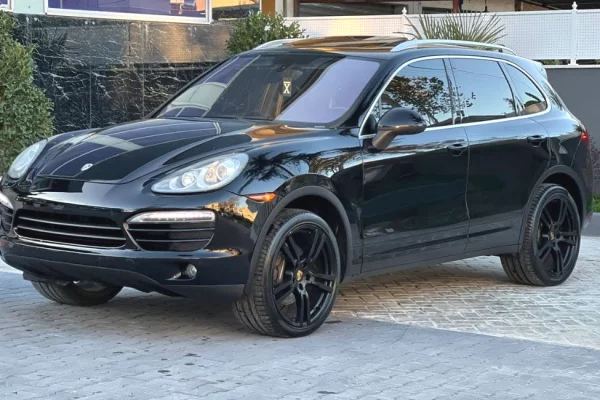 Auto in Vendita a Tirana - 13,800 Euro