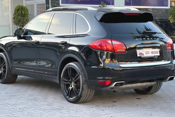 Auto in Vendita a Tirana - 13,800 Euro