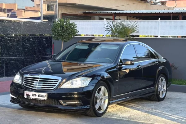 Auto in Vendita a Fier - 11,500 Euro