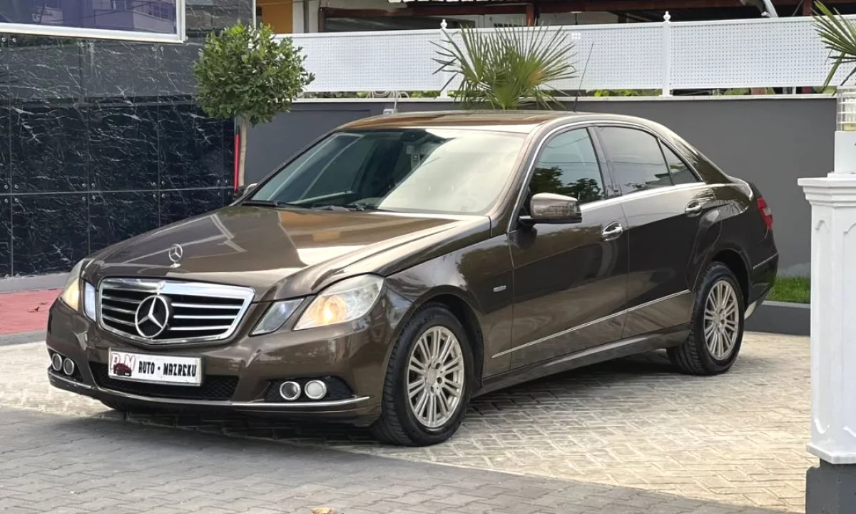 Auto in Vendita a Tirana, Mercedes-Benz, 2010 Diesel,Kambio Automatik Pagamento 6,700  Euro.