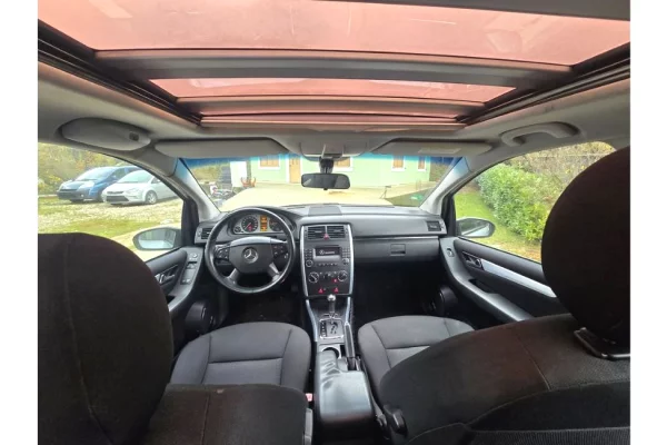 Auto in Vendita a Tirana - 2,500 Euro