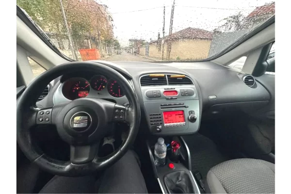 Auto in Vendita a Tirana - 2,800 Euro