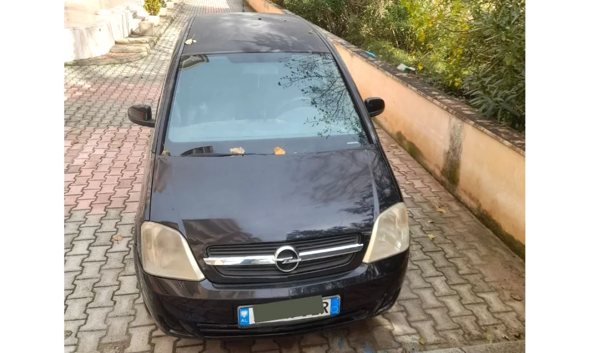 Auto in Vendita a Tirana, Opel, 2005 gasoline-gas,Kambio Automatik Pagamento 700  Euro.