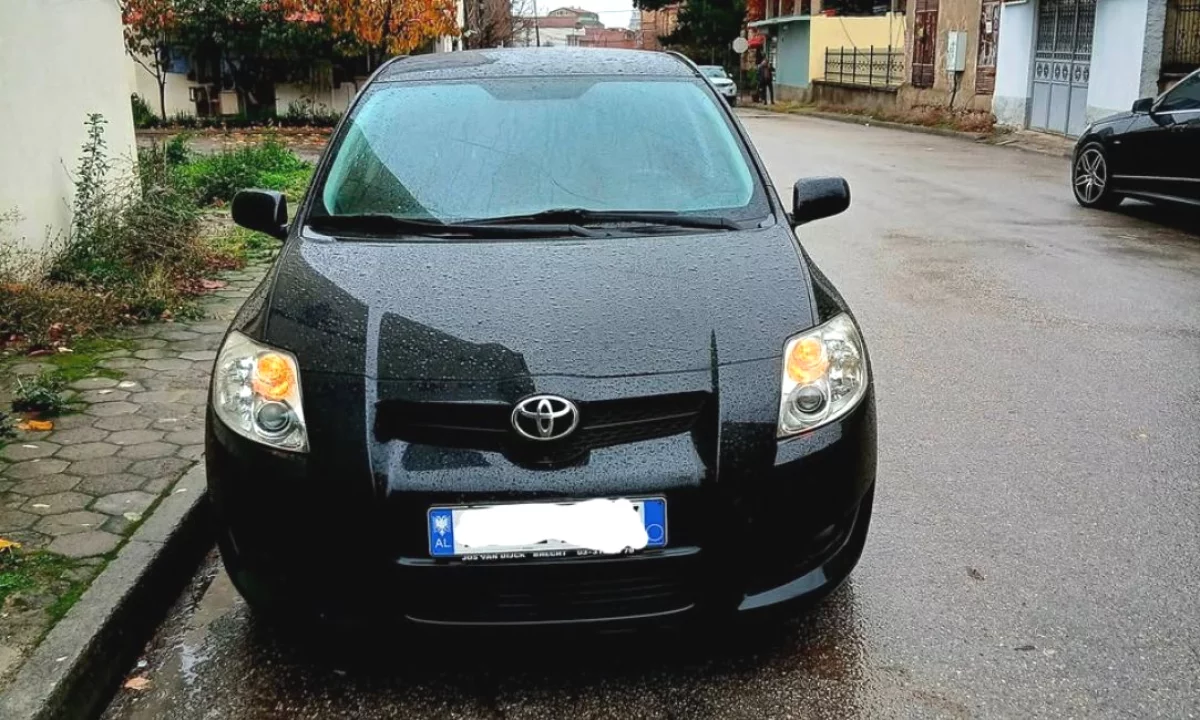 Auto in Vendita a Koriza, Toyota, 2008 Diesel,Kambio Manual Pagamento 6,000  Euro.