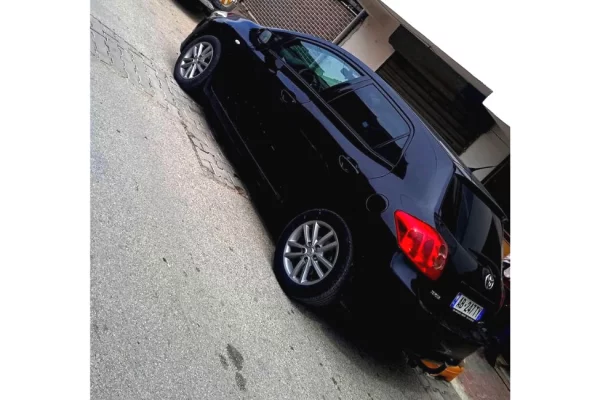 Auto in Vendita a Koriza, Toyota, 2008 Diesel,Kambio Manual Pagamento 6,000  Euro.