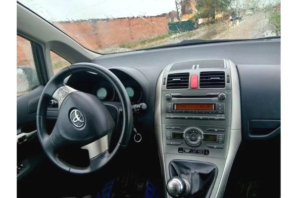 Auto in Vendita a Koriza, Toyota, 2008 Diesel,Kambio Manual Pagamento 6,000  Euro.