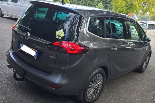 Auto in Vendita a Tirana - 5,900 Euro