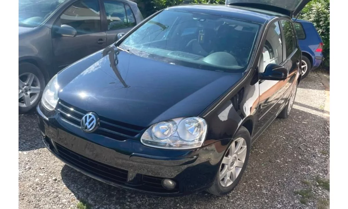 Auto in Vendita a Tirana, Volkswagen, 2005 Diesel,Kambio Manual Pagamento 3,200  Euro.
