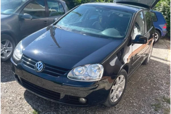 Auto in Vendita a Tirana - 3,200 Euro