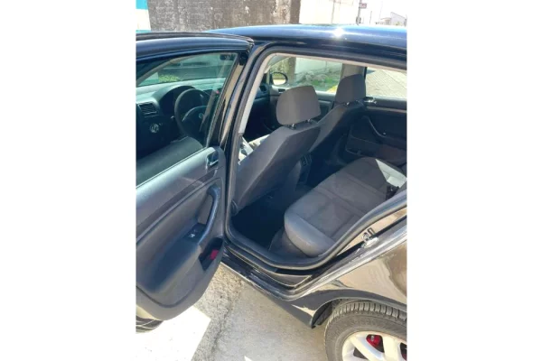 Auto in Vendita a Tirana - 3,200 Euro