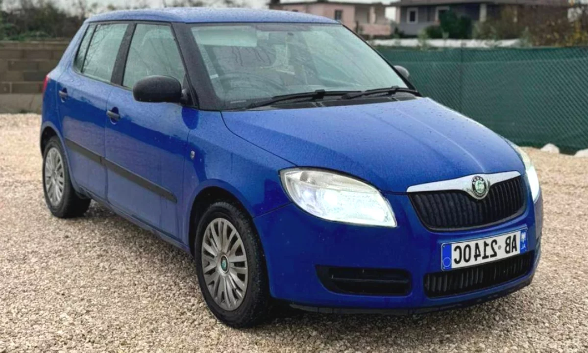 Auto in Vendita a Tirana, Skoda, 2009 Benzine,Kambio Manual Pagamento 3,000  Euro.