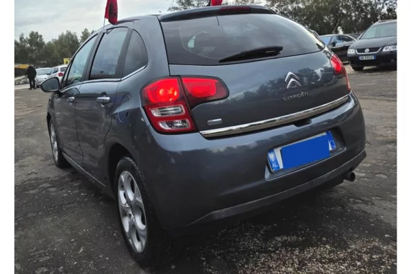 Auto in Vendita a Durazzo - 5,300 Euro