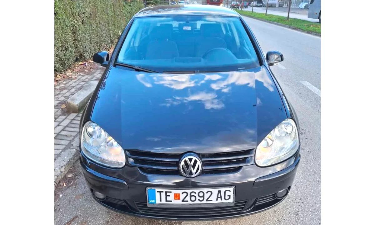 Auto in Vendita a Tirana, Volkswagen, 2004 Benzine,Kambio Automatik Pagamento 3,800  Euro.