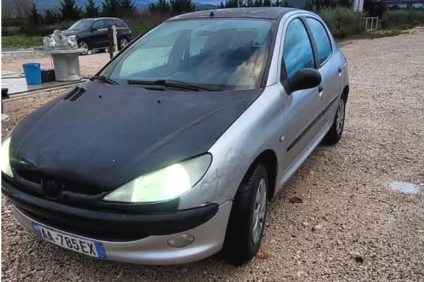  Peugeot 206 – 1.000.000 lekë