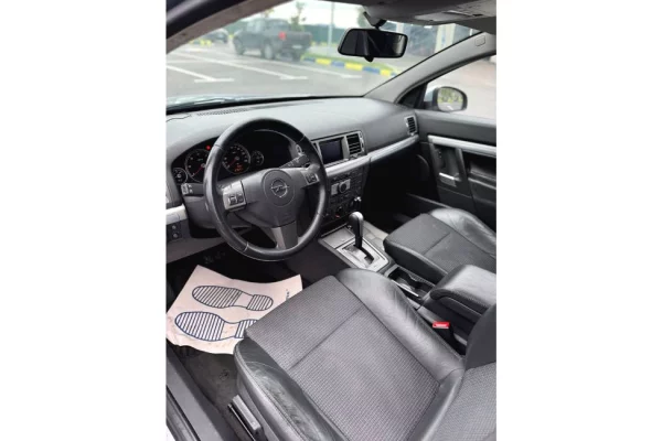 Auto in Vendita a Durazzo - 3,400 Euro