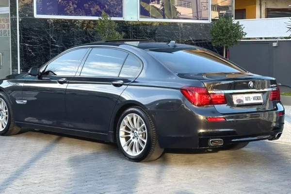 Auto in Vendita a Fier - 15,000 Euro