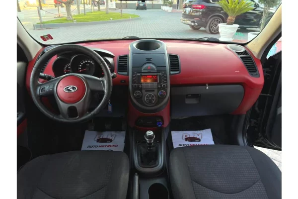 Auto in Vendita a Fier - 2,800 Euro