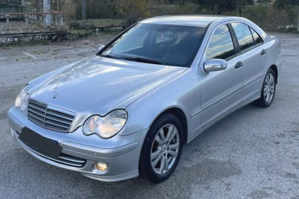 Auto in Vendita a Tirana - 4,700 Euro