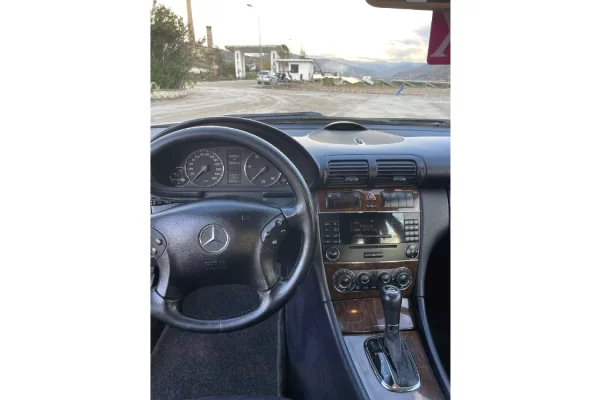 Auto in Vendita a Tirana - 4,700 Euro
