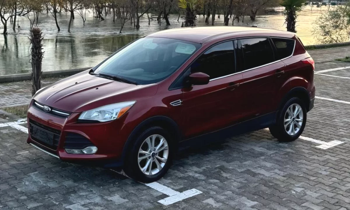 Auto in Vendita a Tirana, Ford, 2016 Benzine,Kambio Automatik Pagamento 6,500  Euro.