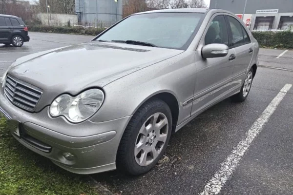 Auto in Vendita a Tirana - 4,200 Euro