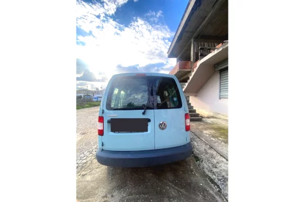 Auto in Vendita a Tirana, Volkswagen, 2006 Diesel,Kambio Automatik Pagamento 4,300  Euro.