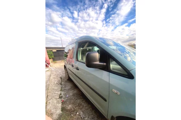 Auto in Vendita a Tirana, Volkswagen, 2006 Diesel,Kambio Automatik Pagamento 4,300  Euro.